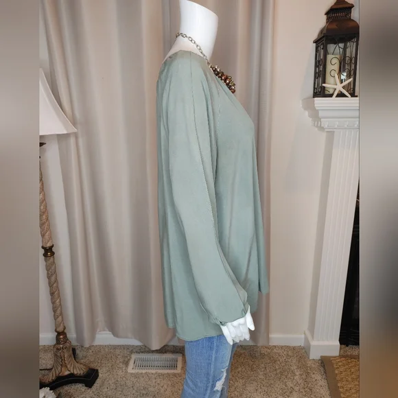 ANTHROPOLOGIE LA VI BY SAM & LAVI Riverwalk Buttondown Top, Green M - Picture 6 of 14